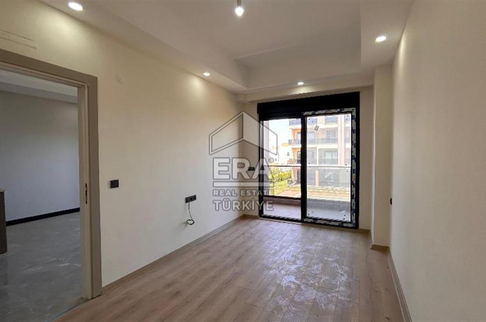 Antalya Manavgat Ilıca Mahallesinde Havuzlu Asansörlü1+1 Satılık Daire