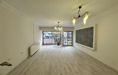 Fahrettin Altay Meydanı İnönü Caddesi Üzeri Satılık 2+1 Daire