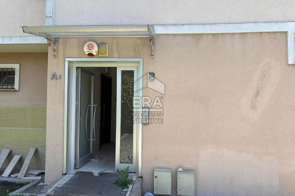 Zekeriyaköyün En Güzel Semtinde AnaCadde Üzeri ÇiftCepheli Daire