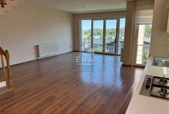 Zekeriyaköy'de 2+1, 120 m² Ferah Çatı Dubleksi Doğayla İç İçe