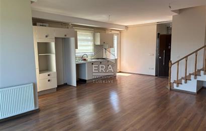 Zekeriyaköy'de 2+1, 120 m² Ferah Çatı Dubleksi Doğayla İç İçe