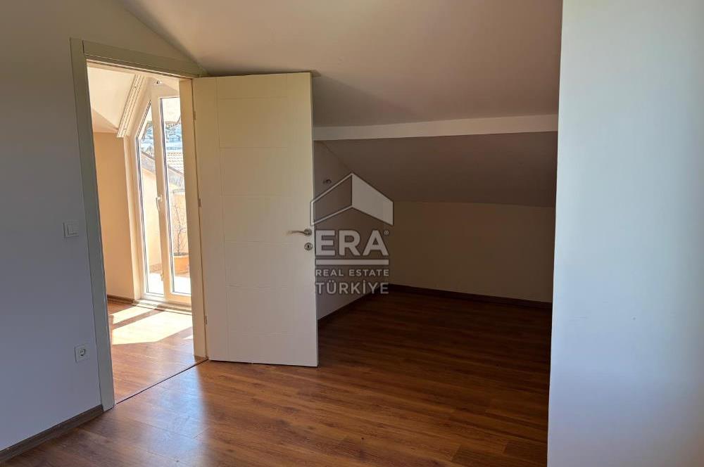 Zekeriyaköy'de 2+1, 120 m² Ferah Çatı Dubleksi Doğayla İç İçe