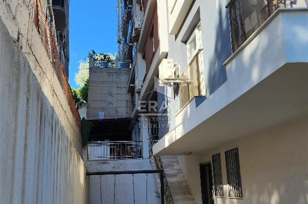 BUCA YAYLACIK DA MEVLANA HEYKELİ YAKININDA 2+1 SATILIK DAİRE