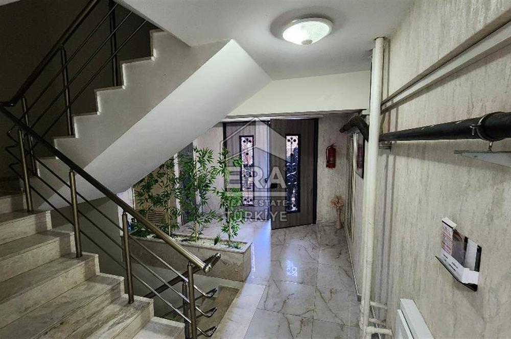 BUCA YAYLACIK DA MEVLANA HEYKELİ YAKININDA 2+1 SATILIK DAİRE
