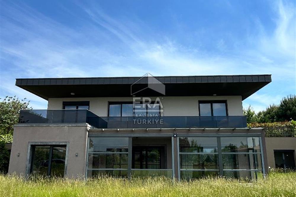 Mesa Yeşilyaka’da Satılık Doğa ile İç İçe Lüks Villa 