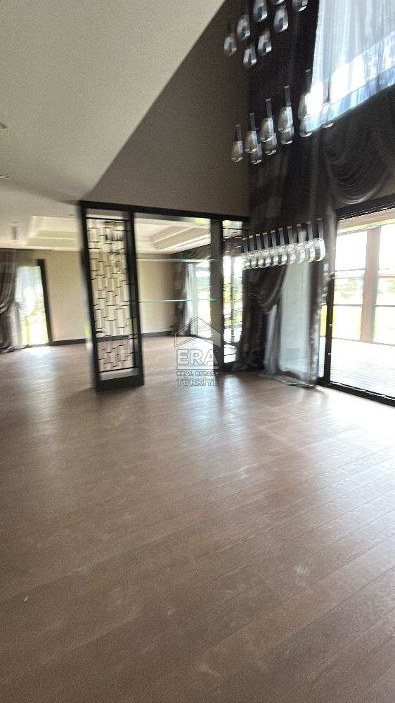 Mesa Yeşilyaka’da Satılık Doğa ile İç İçe Lüks Villa 