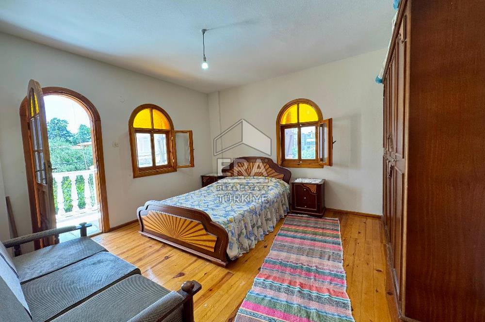 Seferihisar Payamlı Ürkmez Plajı Yakını 5+1 Satılık Villa