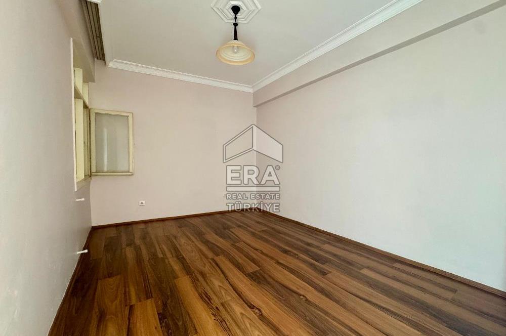 Balçova Ata Caddesi Satılık 2+1 Daire