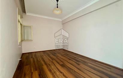 Balçova Ata Caddesi Satılık 2+1 Daire