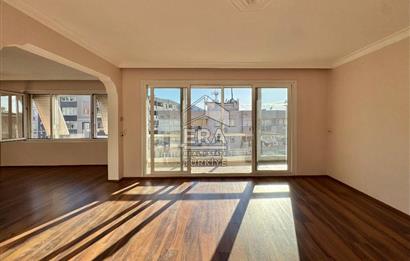 Balçova Ata Caddesi Satılık 2+1 Daire