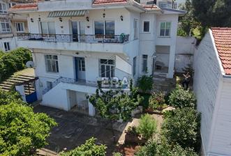 HEYBELİADA'DA GENİŞ BAHÇELİ MÜSTAKİL 2+1 