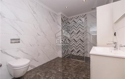 Sarıyer Uskumruköy'de 4+2, 430m2 Lüks İkiz Villa