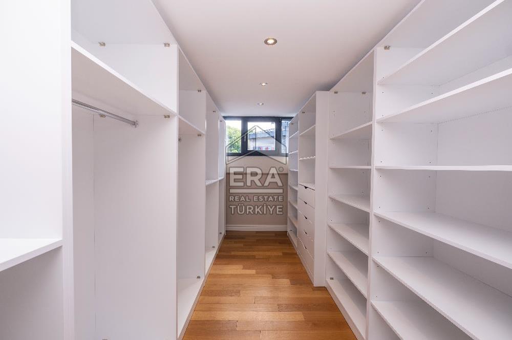 Sarıyer Uskumruköy'de 4+2, 430m2 Lüks İkiz Villa