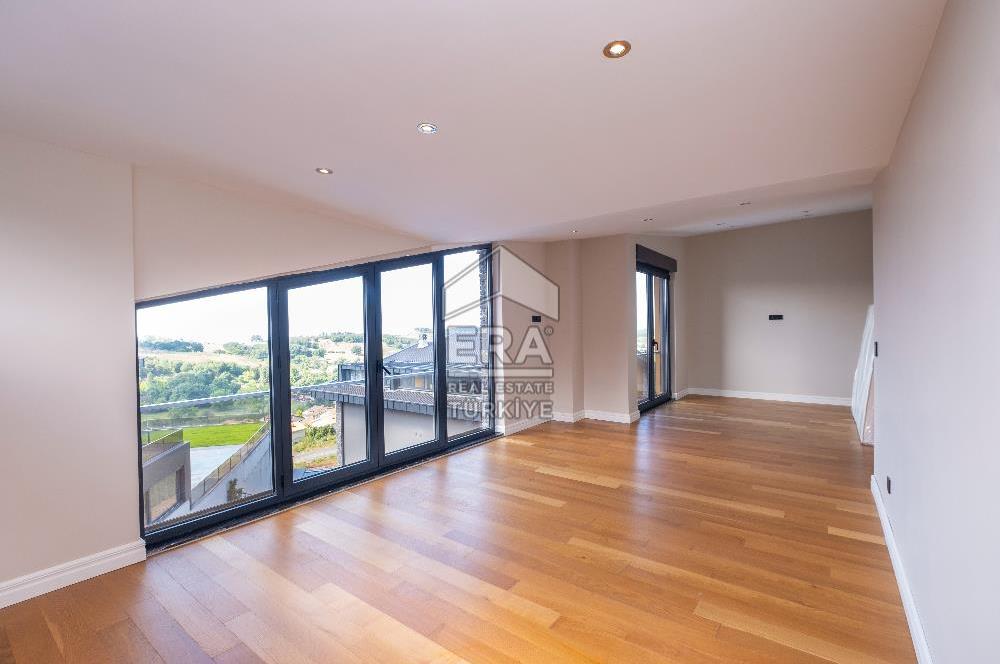 Sarıyer Uskumruköy'de 4+2, 430m2 Lüks İkiz Villa