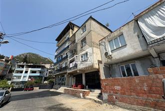 Bornova Kavaklıdere Mah. Çıtak Cad. Üzerinde Satılık 2+1 Daire