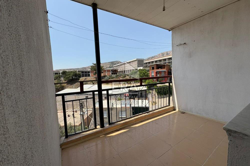 Bornova Kavaklıdere Mah. Çıtak Cad. Üzerinde Satılık 2+1 Daire