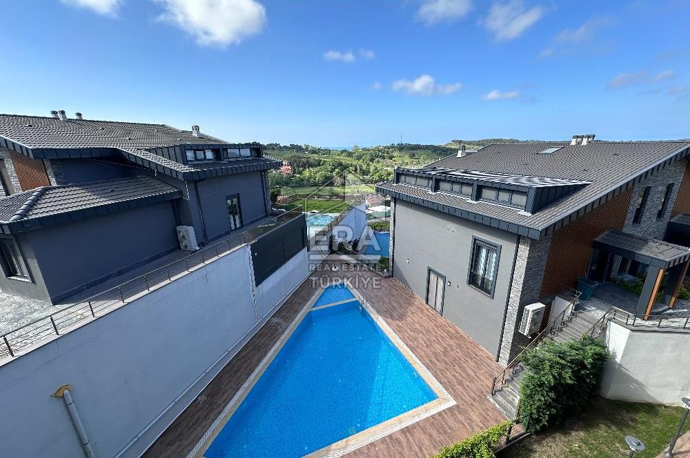 Sarıyer Uskumruköy'de 4+2, 430m2 Lüks İkiz Villa