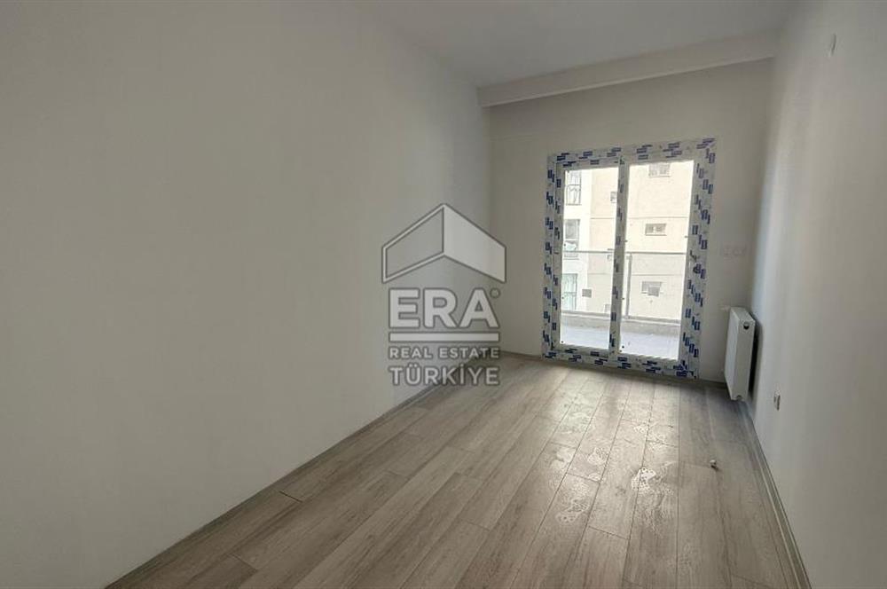 Çiğli Uğur Mumcu Mahallesi Site İçinde Satılık 2+1 Daire