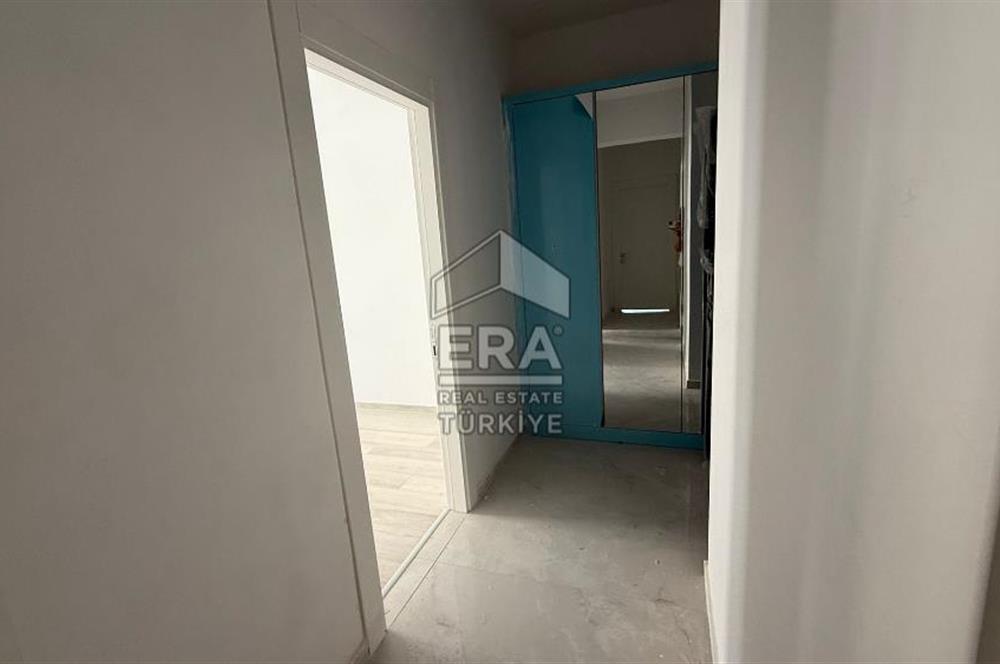 Çiğli Uğur Mumcu Mahallesi Site İçinde Satılık 2+1 Daire
