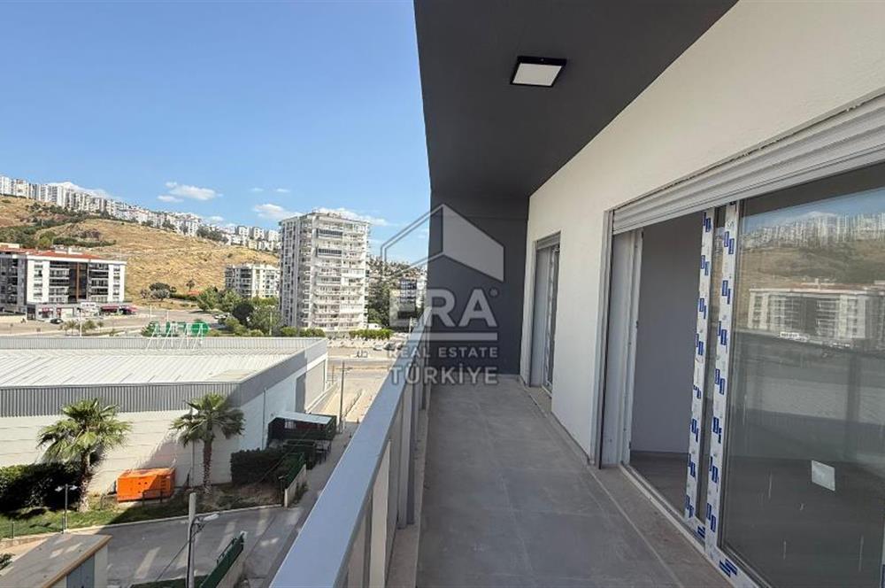 Çiğli Uğur Mumcu Mahallesi Site İçinde Satılık 2+1 Daire