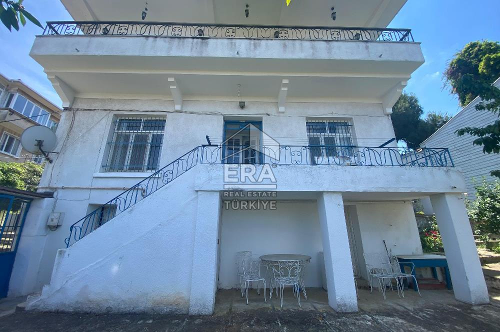 HEYBELİADA'DA GENİŞ BAHÇELİ MÜSTAKİL 2+1 
