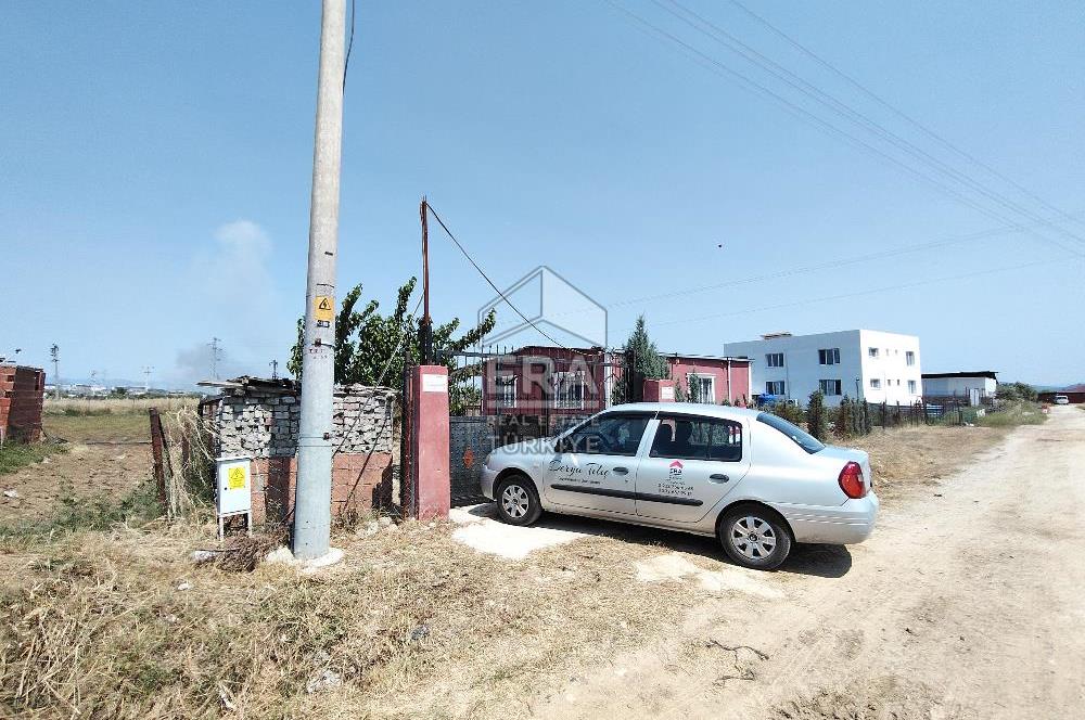 İzmir Menderes Tekeli İçinde Ev Olan Meyve Ağaçlı Tarla Satılık
