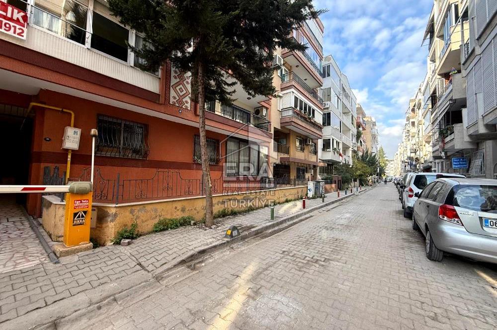 Karşıyaka satılık 4+1 daıre