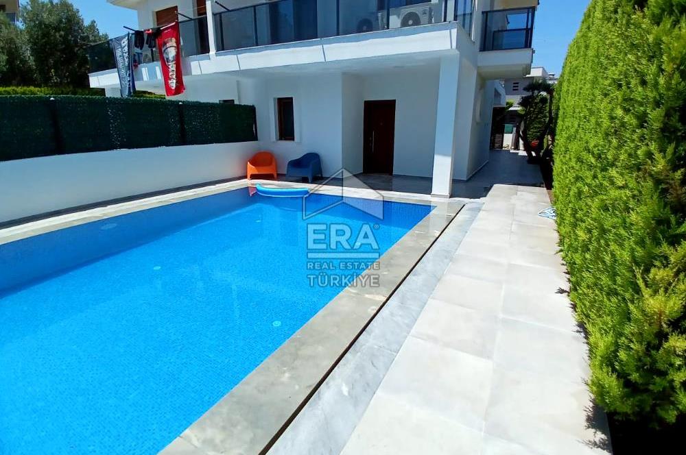 Çeşme Şifne Denize Yürüme Mesafesinde Kiralık 3+1 Havuzlu Villa