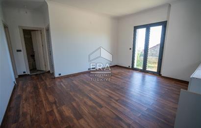 Datça Emecikte 1000m2 Arsa İçinde Deniz Manzaralı,Havuzlu Villa