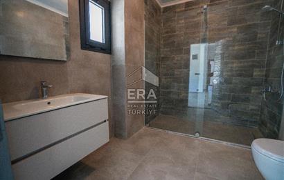 Datça Emecik'te 950 m2 Arsada Deniz Manzaralı 4+1 Havuzlu Villa