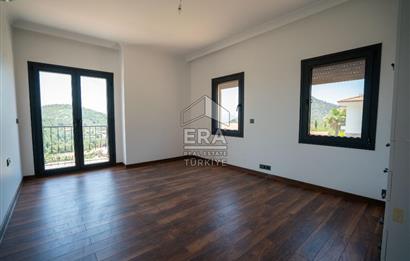 Datça Emecik'te 950 m2 Arsada Deniz Manzaralı 4+1 Havuzlu Villa