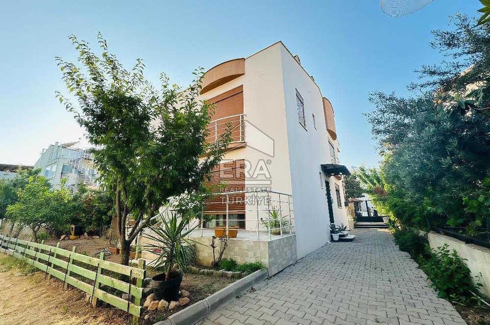 ERA NİVA'DAN URLA GÜVENDİK MAHALLESİNDE SATILIK VİLLA