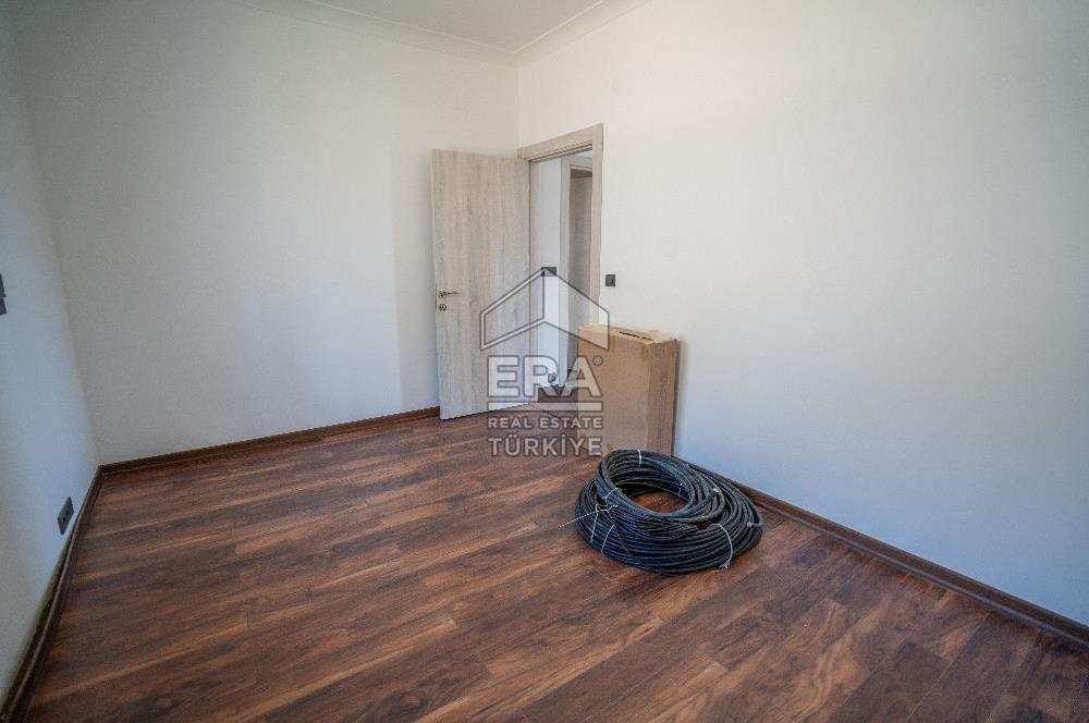 Datça Emecikte 1000m2 Arsa İçinde Deniz Manzaralı,Havuzlu Villa