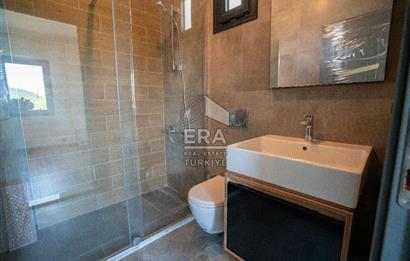 Datça Emecik'te 950 m2 Arsada Deniz Manzaralı 4+1 Havuzlu Villa