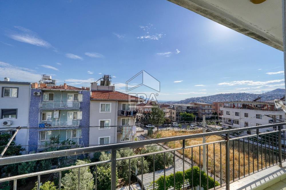 Bornova Atatürk Mahallesi 4 Katlı Satılık Bina