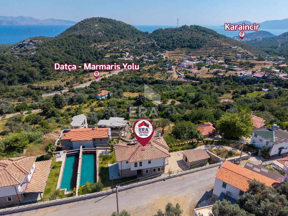 Datça Emecikte 1000m2 Arsa İçinde Deniz Manzaralı,Havuzlu Villa