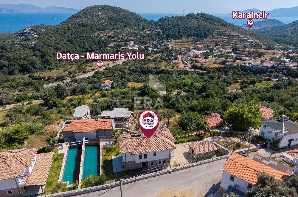 Datça Emecikte 1000m2 Arsa İçinde Deniz Manzaralı,Havuzlu Villa