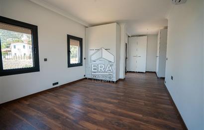 Datça Emecik'te 950 m2 Arsada Deniz Manzaralı 4+1 Havuzlu Villa