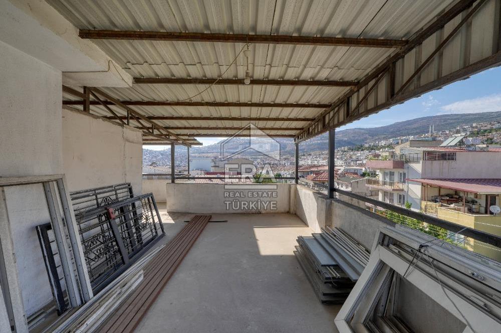 Bornova Atatürk Mahallesi 4 Katlı Satılık Bina