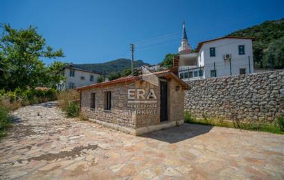 Datça Emecikte 1000m2 Arsa İçinde Deniz Manzaralı,Havuzlu Villa