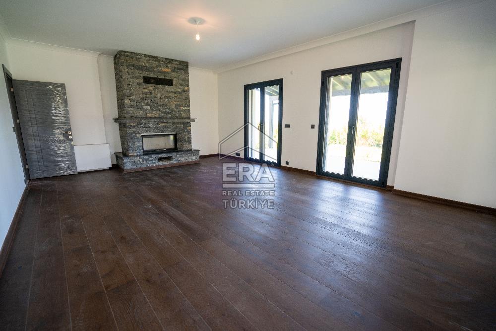 Datça Emecik'te 950 m2 Arsada Deniz Manzaralı 4+1 Havuzlu Villa
