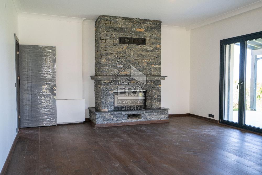 Datça Emecik'te 950 m2 Arsada Deniz Manzaralı 4+1 Havuzlu Villa