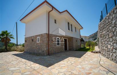 Datça Emecik'te 950 m2 Arsada Deniz Manzaralı 4+1 Havuzlu Villa