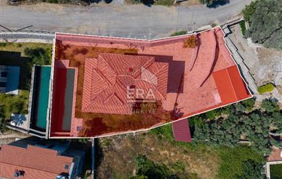 Datça Emecik'te 950 m2 Arsada Deniz Manzaralı 4+1 Havuzlu Villa