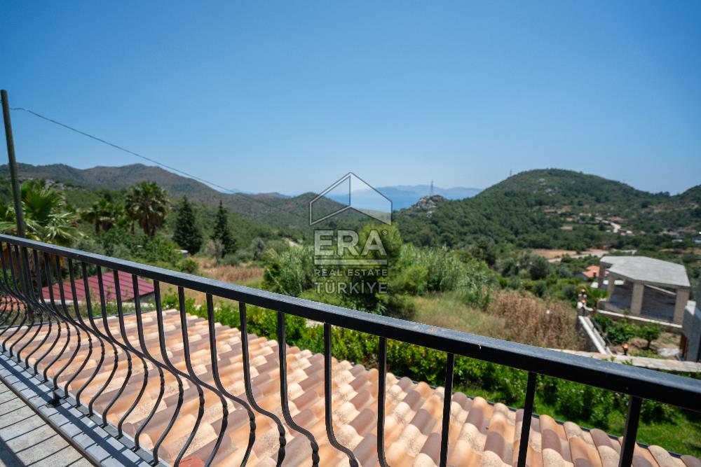 Datça Emecik'te 950 m2 Arsada Deniz Manzaralı 4+1 Havuzlu Villa
