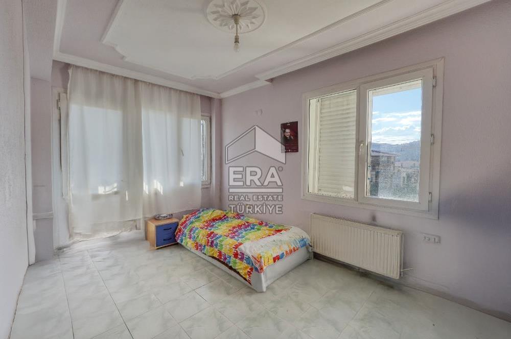 Bornova Atatürk Mahallesi 4 Katlı Satılık Bina