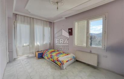 Bornova Atatürk Mahallesi 4 Katlı Satılık Bina