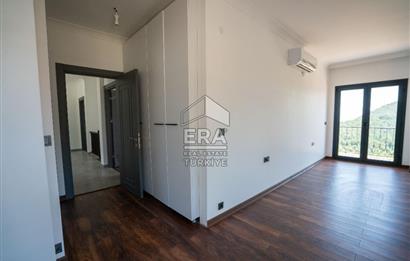 Datça Emecik'te 950 m2 Arsada Deniz Manzaralı 4+1 Havuzlu Villa