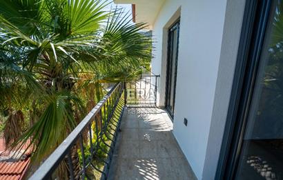 Datça Emecikte 1000m2 Arsa İçinde Deniz Manzaralı,Havuzlu Villa