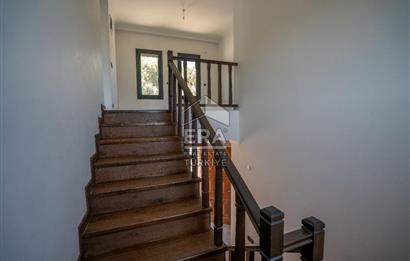 Datça Emecik'te 950 m2 Arsada Deniz Manzaralı 4+1 Havuzlu Villa
